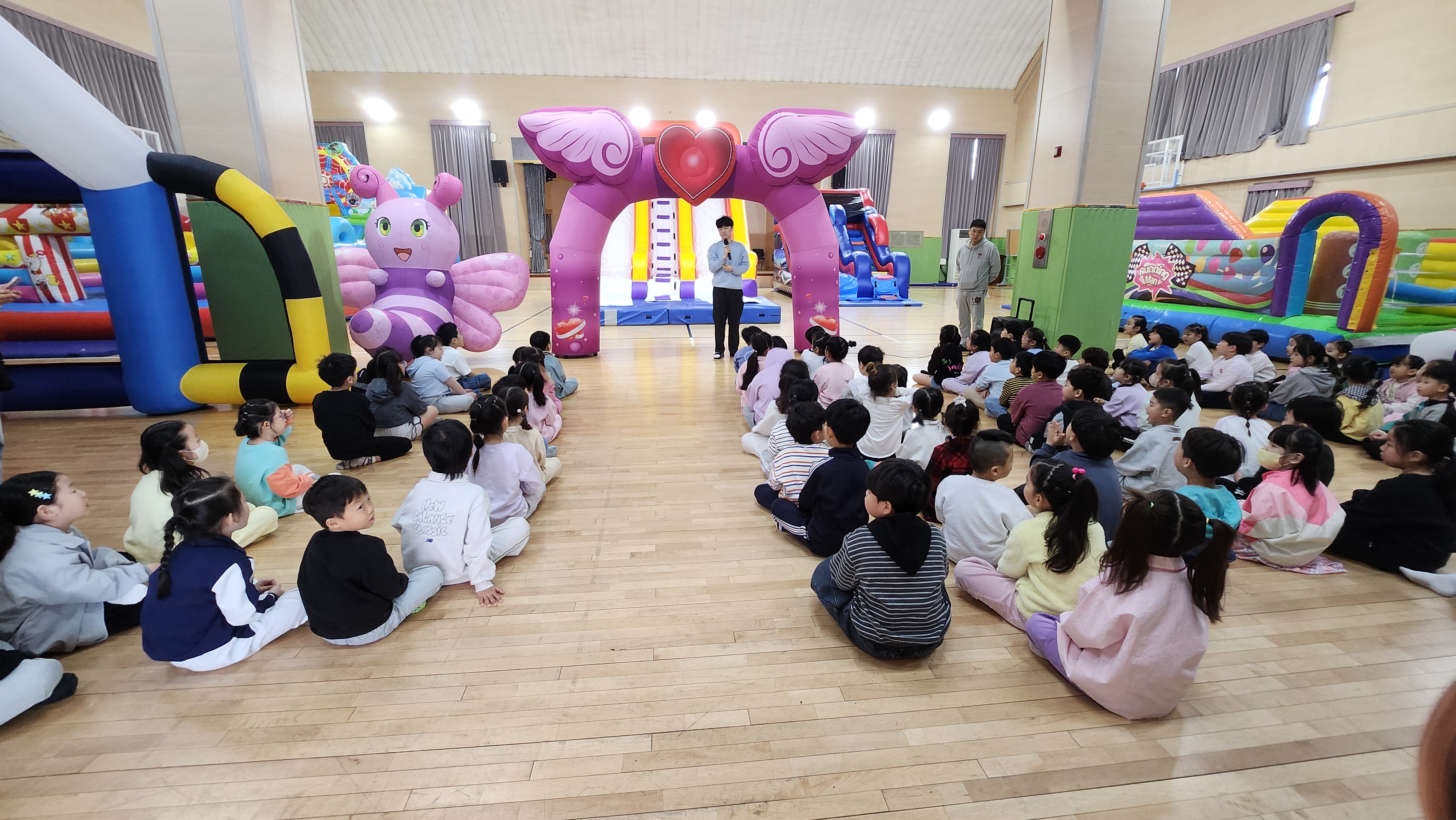 광양중동초등학교병설유치원 유·보·초 잇는 ‘에어바운스 체험’ 놀이로 하나된 교육공동체